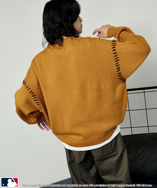 PUBLUX(パブリュクス)の「MLB/メジャーリーグベースボール 別注 STITCH KNIT PULLOVER/ステッチニットプルオーバー(限定展開)(ニット/セーター・メンズ・アイボリー/ブラック/アッシュグレー/ネイビー/マスタード・SMALL/MEDIUM/LARGE)」の11枚目の写真
