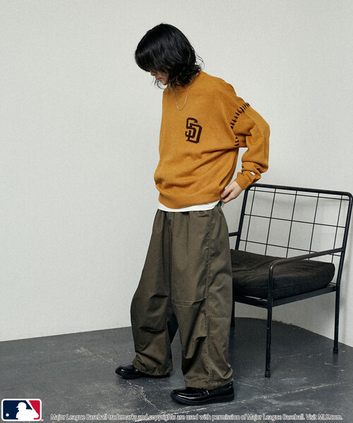PUBLUX(パブリュクス)の「MLB/メジャーリーグベースボール 別注 STITCH KNIT PULLOVER/ステッチニットプルオーバー(限定展開)(ニット/セーター・メンズ・アイボリー/ブラック/アッシュグレー/ネイビー/マスタード・SMALL/MEDIUM/LARGE)」の14枚目の写真