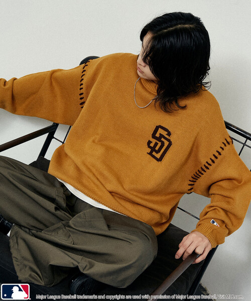 PUBLUX(パブリュクス)の「MLB/メジャーリーグベースボール 別注 STITCH KNIT PULLOVER/ステッチニットプルオーバー(限定展開)(ニット/セーター・メンズ・アイボリー/ブラック/アッシュグレー/ネイビー/マスタード・SMALL/MEDIUM/LARGE)」の17枚目の写真