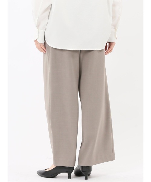 m.f.editorial（エムエフエディトリアル）の「【ストレッチ UVカット イージーケア】m.f.エディトリアル レディース ドライタッチ カルゼ イージーパンツ(セットアップ可能)（スラックス・レディース・ベージュ/ブラック・LARGE/MEDIUM）」の17枚目の写真