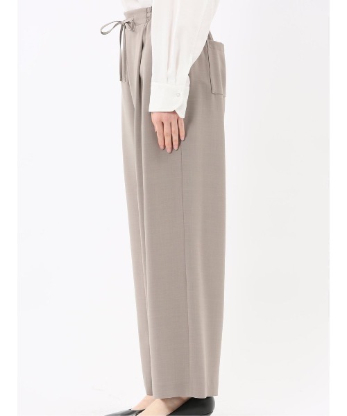 m.f.editorial（エムエフエディトリアル）の「【ストレッチ UVカット イージーケア】m.f.エディトリアル レディース ドライタッチ カルゼ イージーパンツ(セットアップ可能)（スラックス・レディース・ベージュ/ブラック・LARGE/MEDIUM）」の21枚目の写真