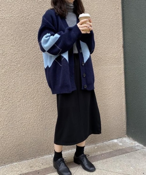 cammie(キャミー)の「ドロップショルダーアーガイル柄カーディガン(カーディガン/ボレロ・レディース・ベージュ・F)」の11枚目の写真