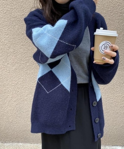 cammie(キャミー)の「ドロップショルダーアーガイル柄カーディガン(カーディガン/ボレロ・レディース・ベージュ・F)」の8枚目の写真