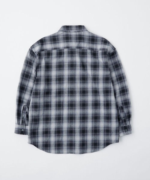 MONO-MART（モノマート）の「オーバーサイズ レギュラーカラーオンブレチェックシャツ（シャツ/ブラウス・メンズ・ブルー/ホワイト×ブラック/ベージュ/ブラウン/ブラック/ネイビー・S/L/M）」の8枚目の写真