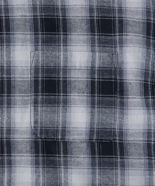 MONO-MART（モノマート）の「オーバーサイズ レギュラーカラーオンブレチェックシャツ（シャツ/ブラウス・メンズ・ブルー/ホワイト×ブラック/ベージュ/ブラウン/ブラック/ネイビー・S/L/M）」の11枚目の写真