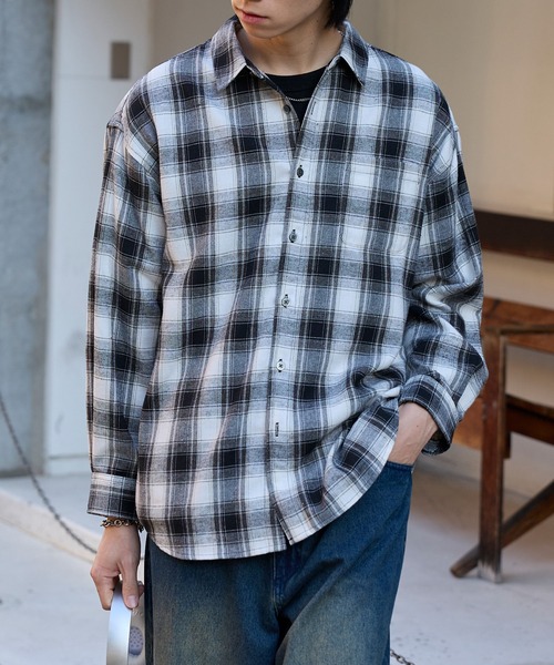MONO-MART（モノマート）の「オーバーサイズ レギュラーカラーオンブレチェックシャツ（シャツ/ブラウス・メンズ・ブルー/ホワイト×ブラック/ベージュ/ブラウン/ブラック/ネイビー・S/L/M）」の18枚目の写真