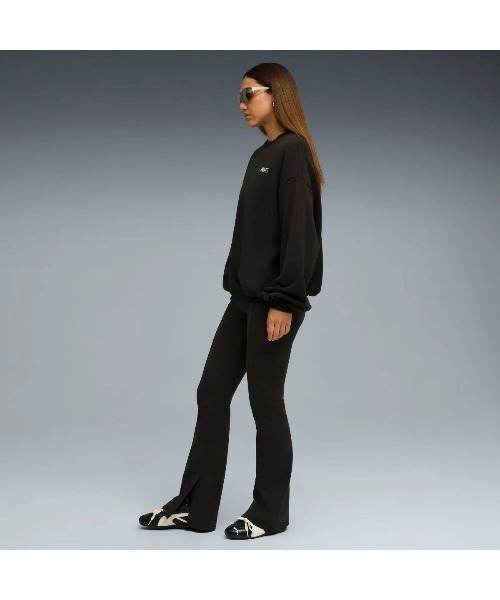 PUMA(プーマ)の「PUMA PUMA x ROSE OVERSIZED CREW TR(プーマ プーマ x ロゼ オーバーサイズド クルー TR)(スウェット・レディース・ブラック系/グレー系・SMALL/MEDIUM/LARGE)」の8枚目の写真