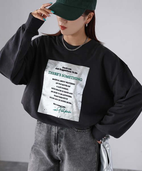 Riberry(リベリー)の「箔プリントボックスロゴ刺繍スウェット(スウェット・レディース・アイボリー/ブラック/チャコールグレー/オートミール・FREE)」の1枚目の写真
