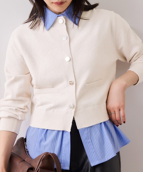 VIS(ビス)の「シャツレイヤード風メタルボタンカーディガン(カーディガン/ボレロ・レディース・チャコールグレー/ライトグレー/キナリ/ホワイト系その他5/グレー系その他・FREE)」の3枚目の写真