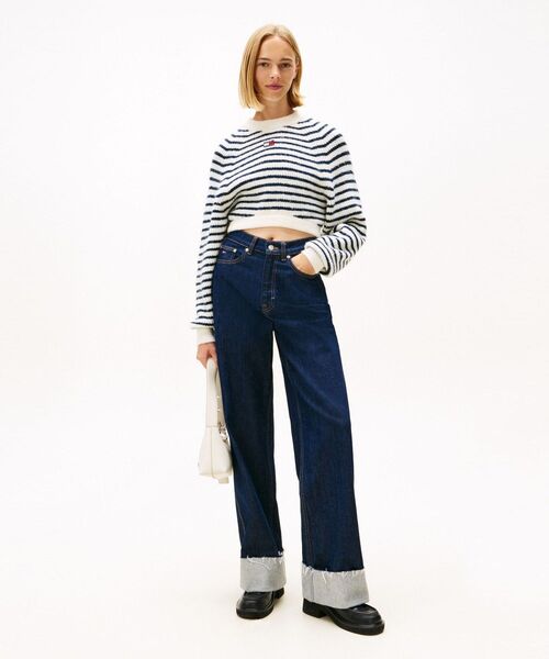 tommy jeans(トミー ジーンズ)の「クロップドバッジセーター(ニット/セーター・レディース・ホワイト×ネイビー・MEDIUM/SMALL/X-SMALL)」の4枚目の写真