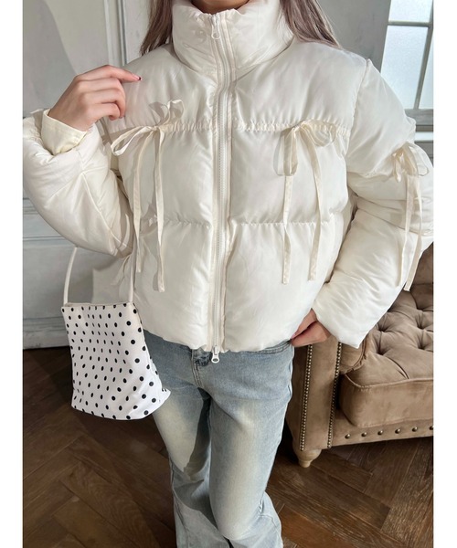 PHILLY（フィリー）の「リボンデザインパファーブルゾン（ブルゾン・レディース・ブラック/アイボリー/グレー・FREE）」の2枚目の写真