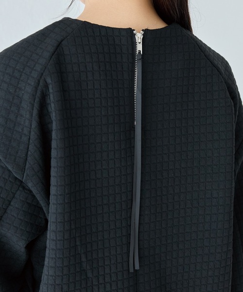 INCEDE（インシード）の「バックジップ キルトドルマンプルオーバー（Tシャツ/カットソー・レディース・チャコールグレー/ブラック・M/L/LL）」の12枚目の写真