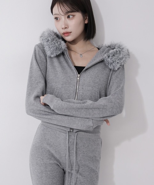 セール】【 セットアップ 】ファーフードショートパーカー＆スウェット