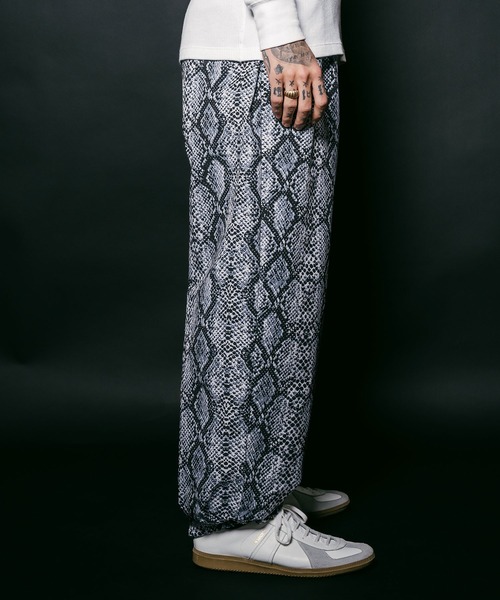 Subciety（サブサエティ）の「Patterned pants（その他パンツ・メンズ・A/B/C・MEDIUM/LARGE/X-LARGE/SMALL）」の4枚目の写真