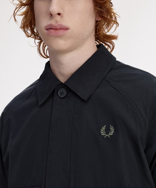 FRED PERRY(フレッドペリー)の「Raglan Utility Overshirt/ラグランユーティリティーオーバーシャツ(シャツ/ブラウス・メンズ・ブラック/カーキ・M/L)」の13枚目の写真