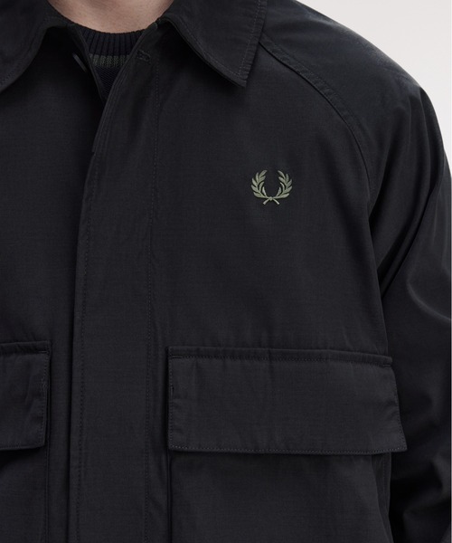 FRED PERRY(フレッドペリー)の「Raglan Utility Overshirt/ラグランユーティリティーオーバーシャツ(シャツ/ブラウス・メンズ・ブラック/カーキ・M/L)」の15枚目の写真