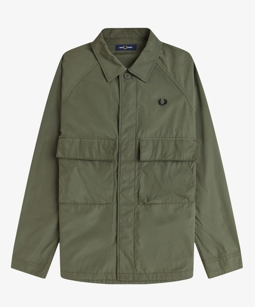 FRED PERRY(フレッドペリー)の「Raglan Utility Overshirt/ラグランユーティリティーオーバーシャツ(シャツ/ブラウス・メンズ・ブラック/カーキ・M/L)」の4枚目の写真