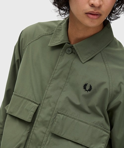 FRED PERRY(フレッドペリー)の「Raglan Utility Overshirt/ラグランユーティリティーオーバーシャツ(シャツ/ブラウス・メンズ・ブラック/カーキ・M/L)」の22枚目の写真