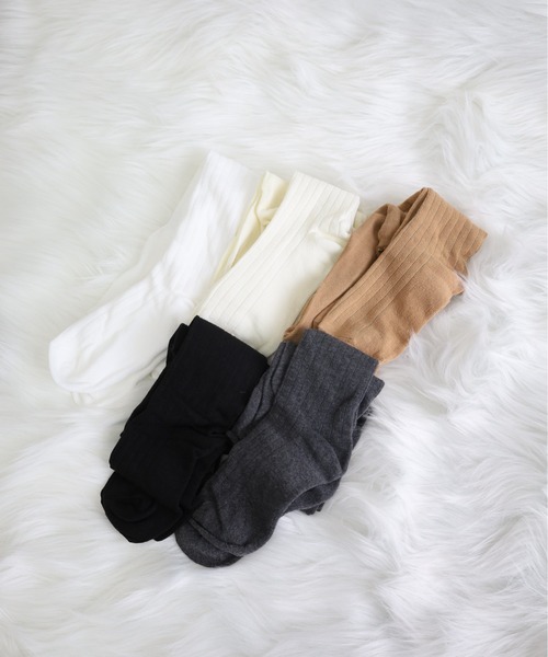 Vini(ヴィニ)の「ルーズシルエット ニーハイソックス(ソックス/靴下・レディース・テラコッタ/アイボリー/ブラック/ホワイト/グレー・FREE)」の7枚目の写真