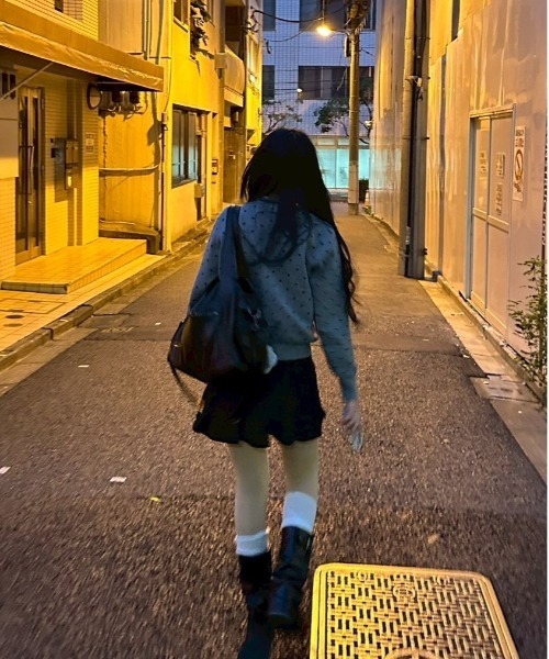 Vini(ヴィニ)の「ルーズシルエット ニーハイソックス(ソックス/靴下・レディース・テラコッタ/アイボリー/ブラック/ホワイト/グレー・FREE)」の8枚目の写真