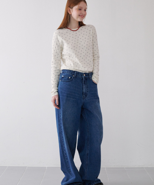 RONRON（ロンロン）の「FLORAL LONG SLEEVE CREAM PURPLE FLOWER（Tシャツ/カットソー・レディース・その他・FREE）」の2枚目の写真
