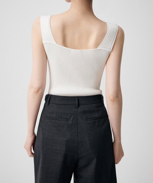 MUSINSA STANDARD WOMAN（ムシンサスタンダードウーマン）の「ウィメンズリブドVネックニットスリーブレストップ[アイボリー]（ニット/セーター・レディース・その他・LARGE/SMALL/MEDIUM/X-SMALL）」の8枚目の写真