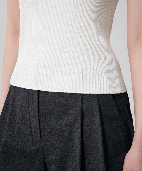 MUSINSA STANDARD WOMAN（ムシンサスタンダードウーマン）の「ウィメンズリブドVネックニットスリーブレストップ[アイボリー]（ニット/セーター・レディース・その他・LARGE/SMALL/MEDIUM/X-SMALL）」の12枚目の写真