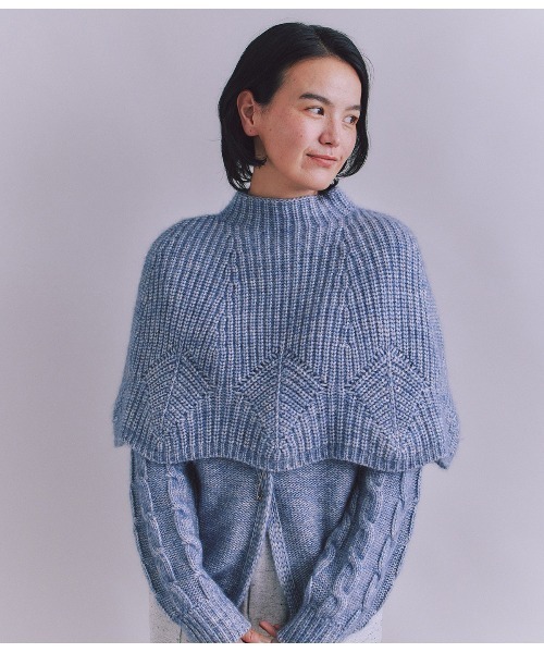 SIPULI(シプリ)の「Cotton Alpaca 木の葉柄ニットケープ(ニット/セーター・レディース・ベージュ/サックスブルー・2)」の15枚目の写真