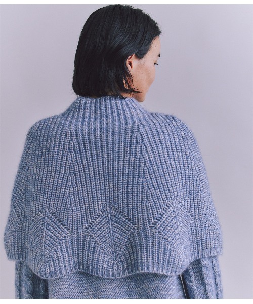 SIPULI(シプリ)の「Cotton Alpaca 木の葉柄ニットケープ(ニット/セーター・レディース・ベージュ/サックスブルー・2)」の16枚目の写真