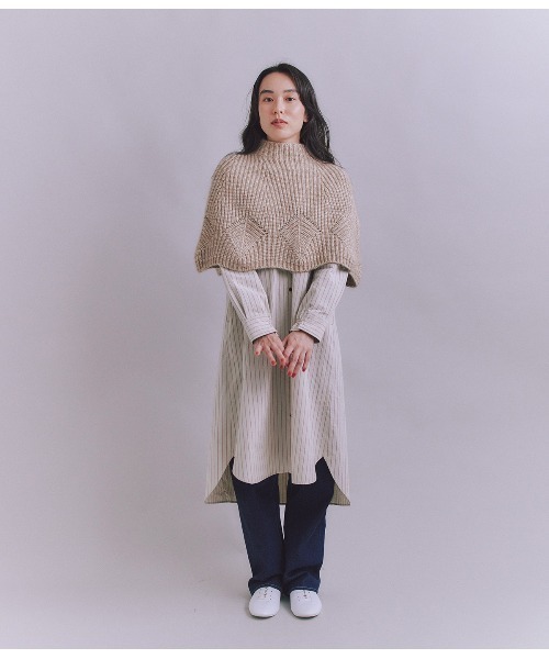 SIPULI(シプリ)の「Cotton Alpaca 木の葉柄ニットケープ(ニット/セーター・レディース・ベージュ/サックスブルー・2)」の14枚目の写真