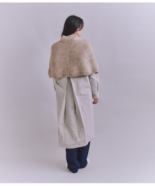 SIPULI(シプリ)の「Cotton Alpaca 木の葉柄ニットケープ(ニット/セーター・レディース・ベージュ/サックスブルー・2)」の19枚目の写真