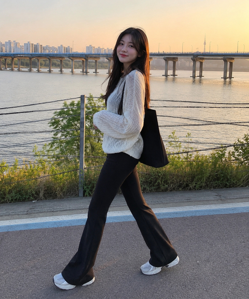 KOLEAT(コレット)の「ロングスリムバンディングブーツカットスラックス【BLACK】ワイドラッパーズ ver.(スラックス・レディース・ブラック・FREE)」の9枚目の写真