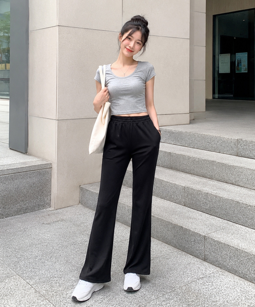 KOLEAT(コレット)の「ロングスリムバンディングブーツカットスラックス【BLACK】ワイドラッパーズ ver.(スラックス・レディース・ブラック・FREE)」の3枚目の写真