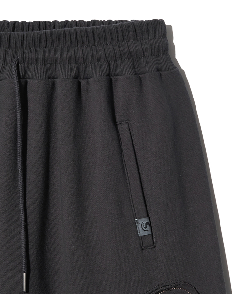 PIECEMAKER（ピースメーカー）の「TS LOGO APPLIQUE SWEAT PANTS (CHARCOAL)（スウェットパンツ・レディース・その他・LARGE/MEDIUM）」の5枚目の写真