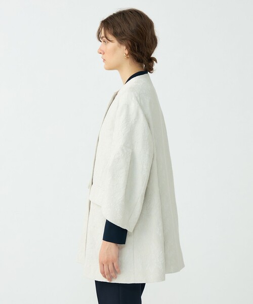 BALLSEY（ボールジィ）の「ボタニカルジャカード トラペーズコート（ノーカラーコート・レディース・ネイビー/ライトグレー・36）」の5枚目の写真