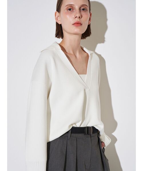 ELENDEEK（エレンディーク）の「スキッパ―オーバーニット（ニット/セーター・レディース・オフホワイト/イエロー/ネイビー・FREE）」の2枚目の写真