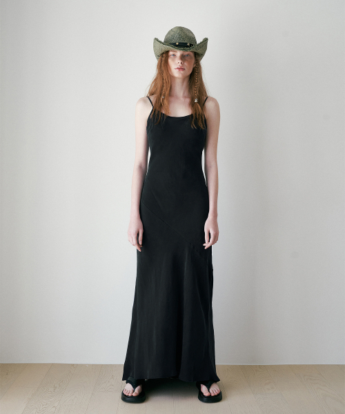 REVOIRSIS(ルヴォアシス)の「maxi dresses black(ワンピース・レディース・その他・MEDIUM/SMALL)」の1枚目の写真