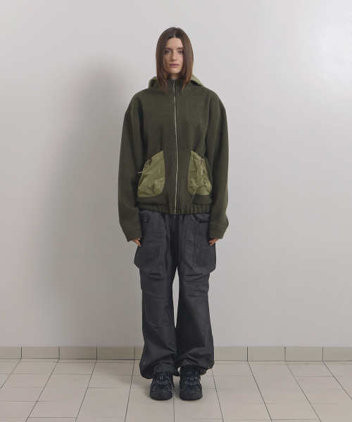 SOEOTI（ソーティ）の「Snap Multi Cargo Pants (charcoal)（スウェットパンツ・レディース・その他・FREE）」の4枚目の写真