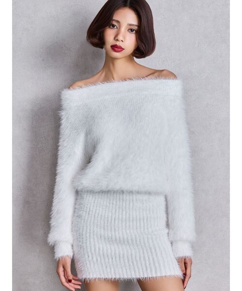 GYDA（ジェイダ）の「オフショルデザインシャギーニットワンピース（ワンピース・レディース・ベージュ/ブラック/オフホワイト・FREE）」の2枚目の写真