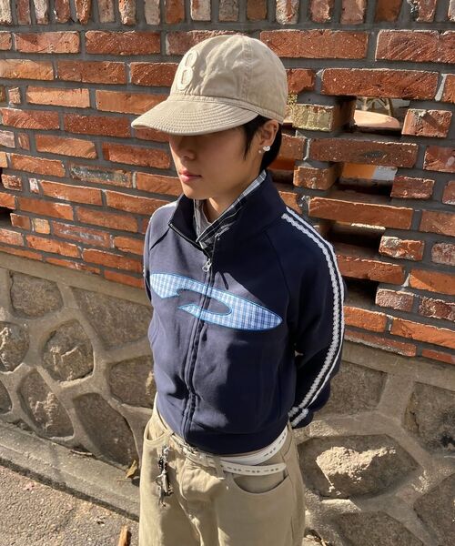 FDR(エフディーアール)の「Vintage Check Applique Track Zip-Up M.Gray(ナイロンジャケット・レディース・ライトグレー・SMALL)」の7枚目の写真