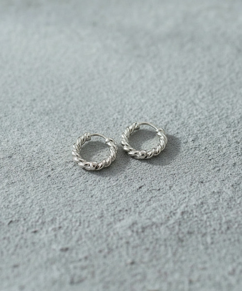 Burner(バーナー)の「【Sonu jewelry(ソヌジュエリー)】ツイストメタルフープピアス son-pierce-21-5【RBTS】(ピアス(両耳用)・レディース・シルバー・FREE)」の7枚目の写真