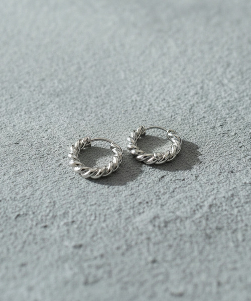 Burner(バーナー)の「【Sonu jewelry(ソヌジュエリー)】ツイストメタルフープピアス son-pierce-21-5【RBTS】(ピアス(両耳用)・レディース・シルバー・FREE)」の8枚目の写真
