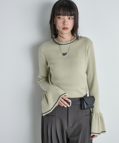 THE YOn(ザヨン)の「【前後2way】コントラストラインフレアカフヘンリーネックリブニットトップス(ニット/セーター・レディース・チャコールグレー/セージグリーン/アイボリー・FREE)」の11枚目の写真