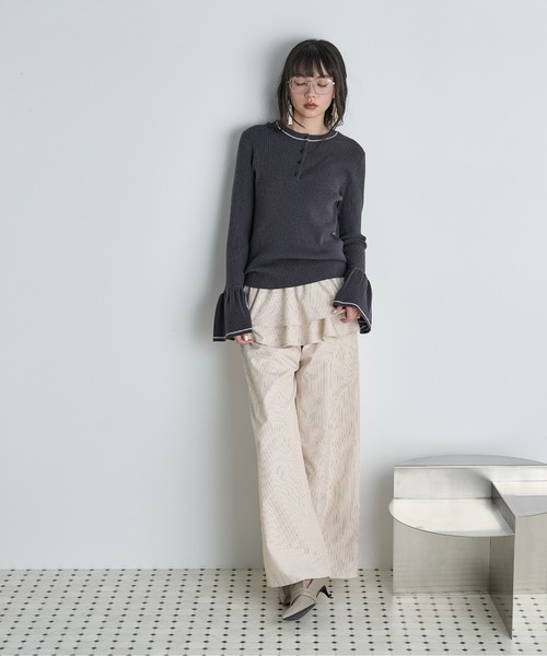 THE YOn(ザヨン)の「【前後2way】コントラストラインフレアカフヘンリーネックリブニットトップス(ニット/セーター・レディース・チャコールグレー/セージグリーン/アイボリー・FREE)」の21枚目の写真