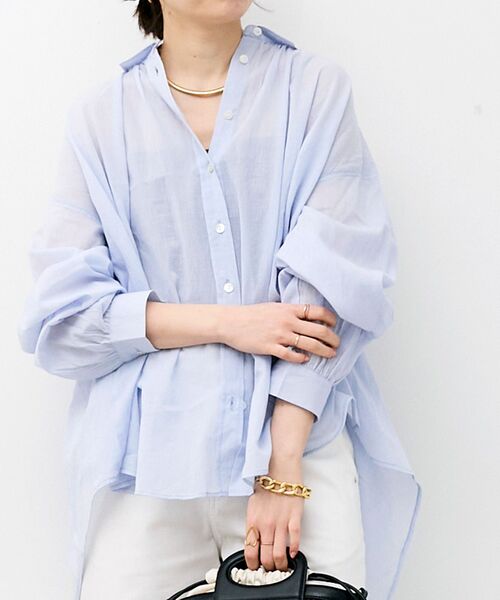 le.coeur blanc（ルクールブラン）の「《WEB限定アイテム》バックギャザーオーバーシャツ（シャツ/ブラウス・レディース・サックスブルー/アイボリー/チャコールグレー/ベージュ・38）」の4枚目の写真