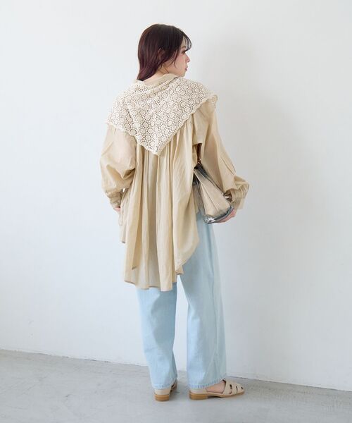 le.coeur blanc（ルクールブラン）の「《WEB限定アイテム》バックギャザーオーバーシャツ（シャツ/ブラウス・レディース・サックスブルー/アイボリー/チャコールグレー/ベージュ・38）」の16枚目の写真