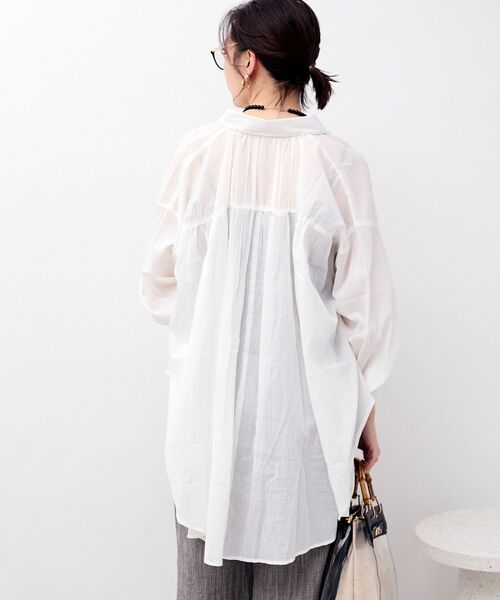 le.coeur blanc（ルクールブラン）の「《WEB限定アイテム》バックギャザーオーバーシャツ（シャツ/ブラウス・レディース・サックスブルー/アイボリー/チャコールグレー/ベージュ・38）」の21枚目の写真