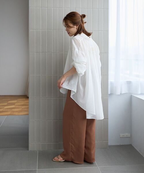 le.coeur blanc(ルクールブラン)の「《WEB限定アイテム》バックギャザーオーバーシャツ(シャツ/ブラウス・レディース・サックスブルー/アイボリー/チャコールグレー/ベージュ・38)」の22枚目の写真