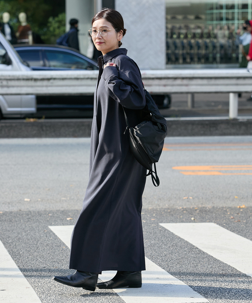 JOURNAL STANDARD（ジャーナルスタンダード）の「ソモウライクバックスリットシャツワンピース（ワンピース・レディース・ネイビー/チャコールグレー・FREE）」の21枚目の写真