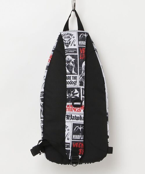 JANSPORT（ジャンスポーツ）の「【JANSPORT】JANSPORT X STRANGER THINGS MOVE SLING HAWKINS POST - HAWKINS POST（ボディバッグ/ウエストポーチ・メンズ・マルチ・FREE）」の2枚目の写真